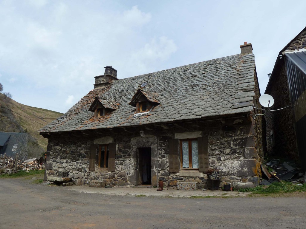 gite du puy mary-le claux-cantal-partimoine (2)